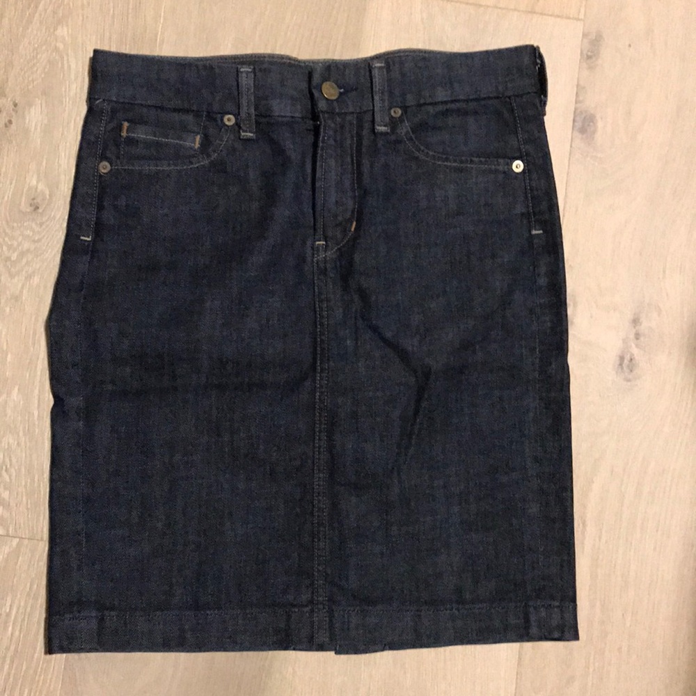 Like New Citizens of Humanity denim pencil skirt.